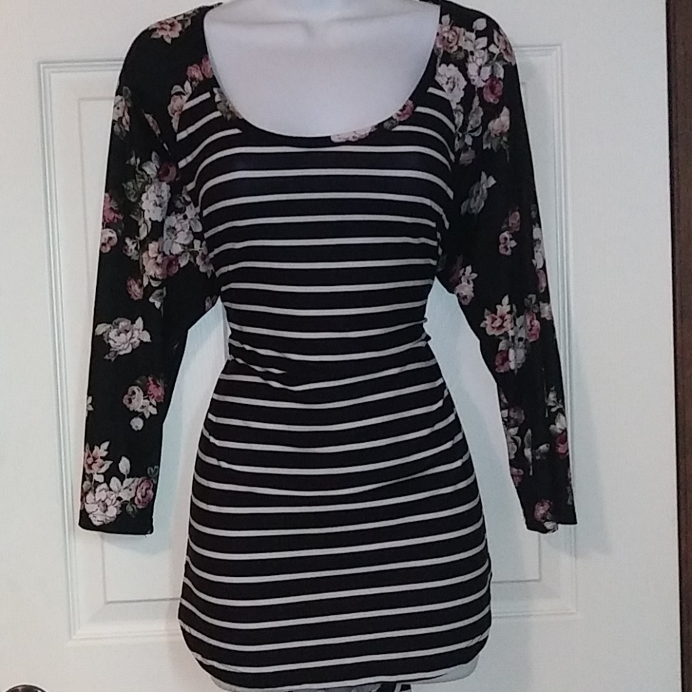 Womens Just Be sz L long sleeve